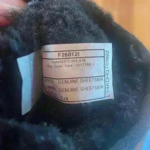 UGG boots - Picture 9 of 9